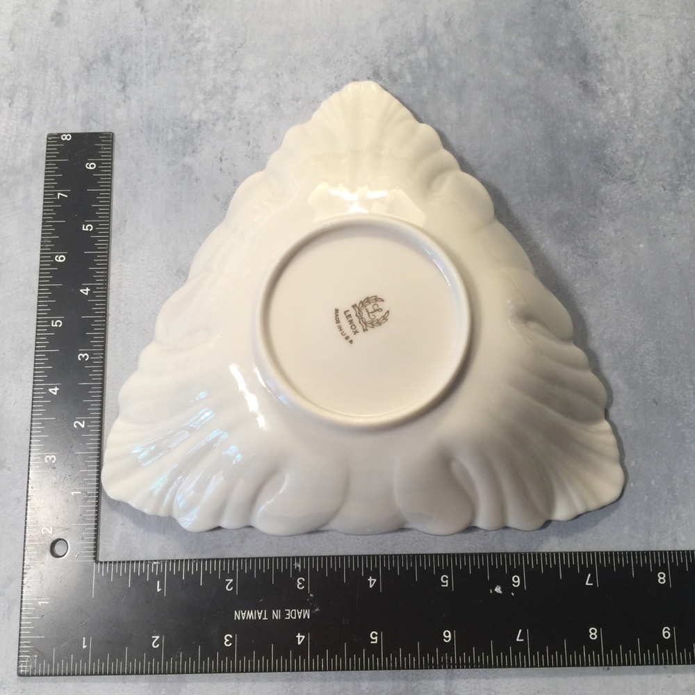 Lenox Vintage Triangle Candy Dish, Bone Chin - Picture 2 of 9